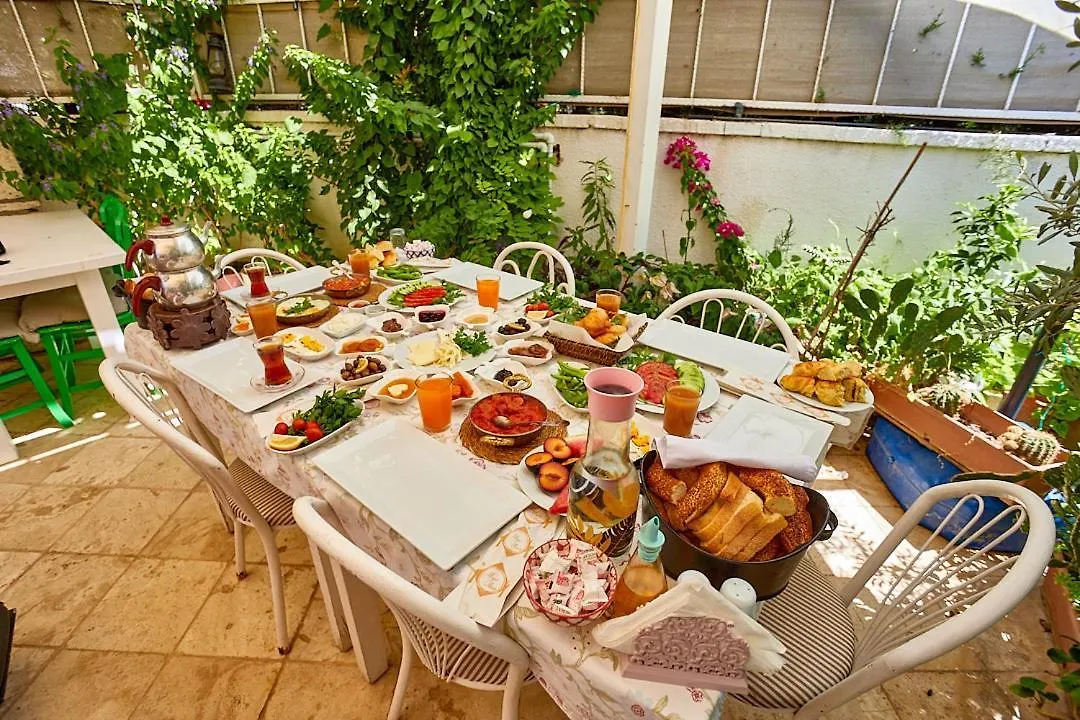 Degirmenli Konak Hotel Alaçatı Oda ve Kahvaltı