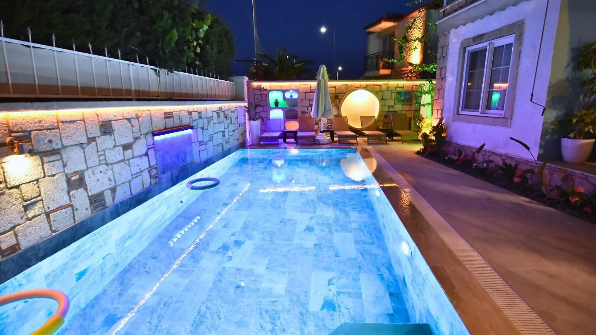 Degirmenli Konak Hotel Alaçatı Bed & Breakfast